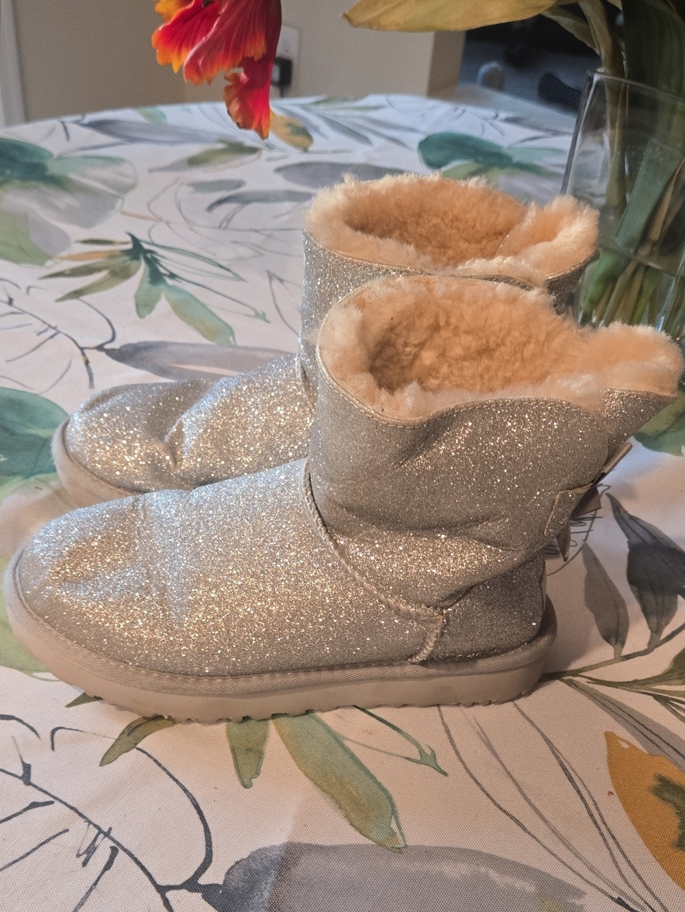 UGG Silver Glitter Shearling Lined Short Boots with grey bows womans 7 CUTE!